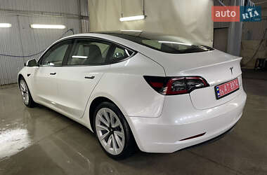 Седан Tesla Model 3 2023 в 