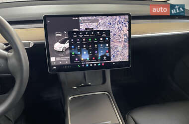 Седан Tesla Model 3 2023 в 