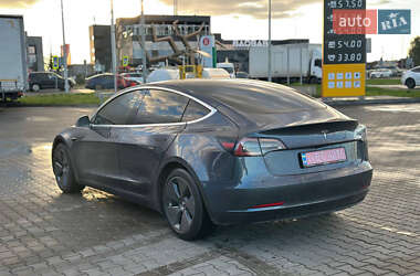 Седан Tesla Model 3 2020 в 