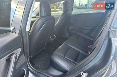 Седан Tesla Model 3 2020 в 