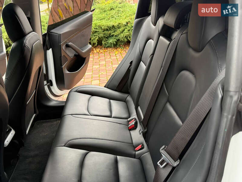 Седан Tesla Model 3 2021 в Одесі