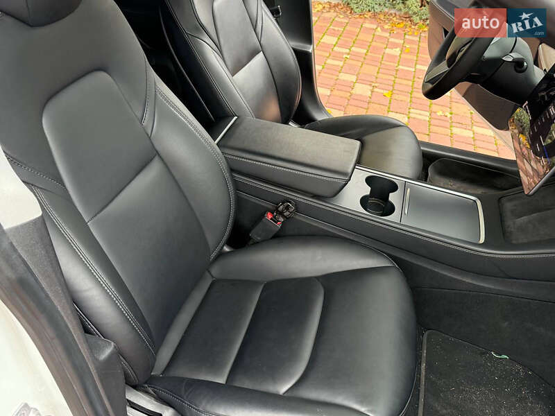 Седан Tesla Model 3 2021 в Одесі