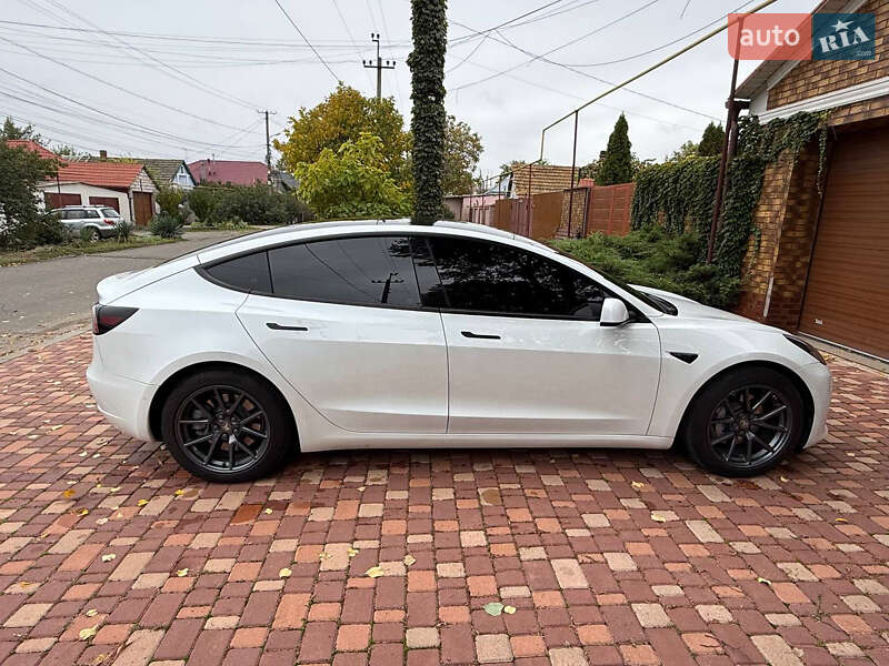 Седан Tesla Model 3 2021 в Одесі