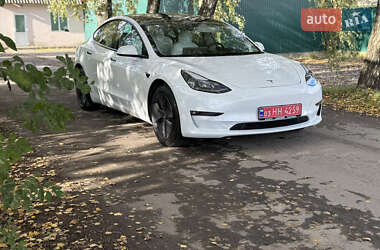 Седан Tesla Model 3 2022 в 