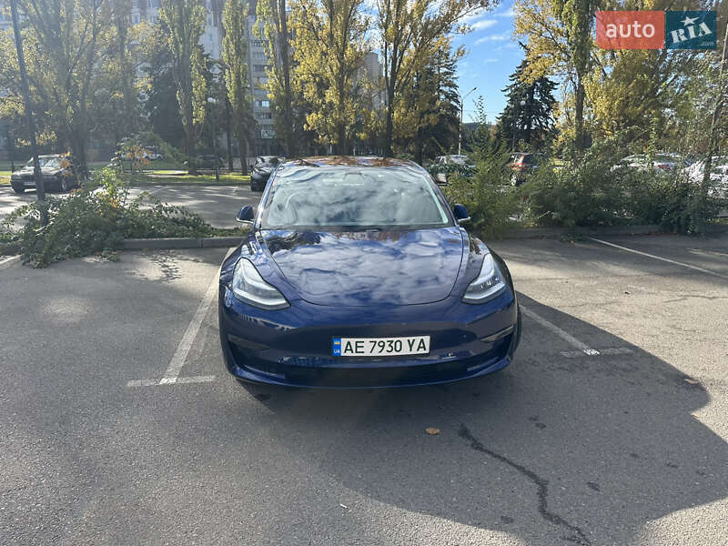 Седан Tesla Model 3 2018 в Кривом Роге