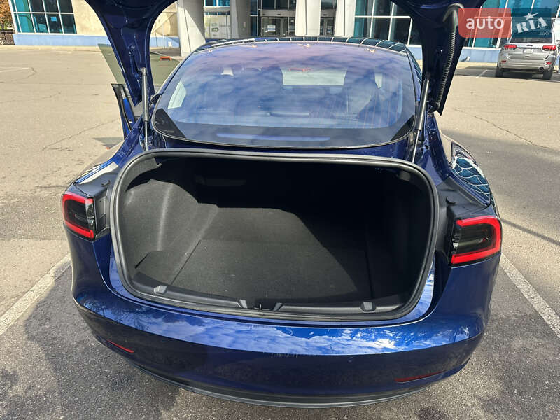 Седан Tesla Model 3 2018 в Кривом Роге