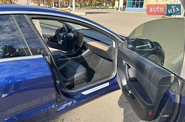 Седан Tesla Model 3 2018 в 