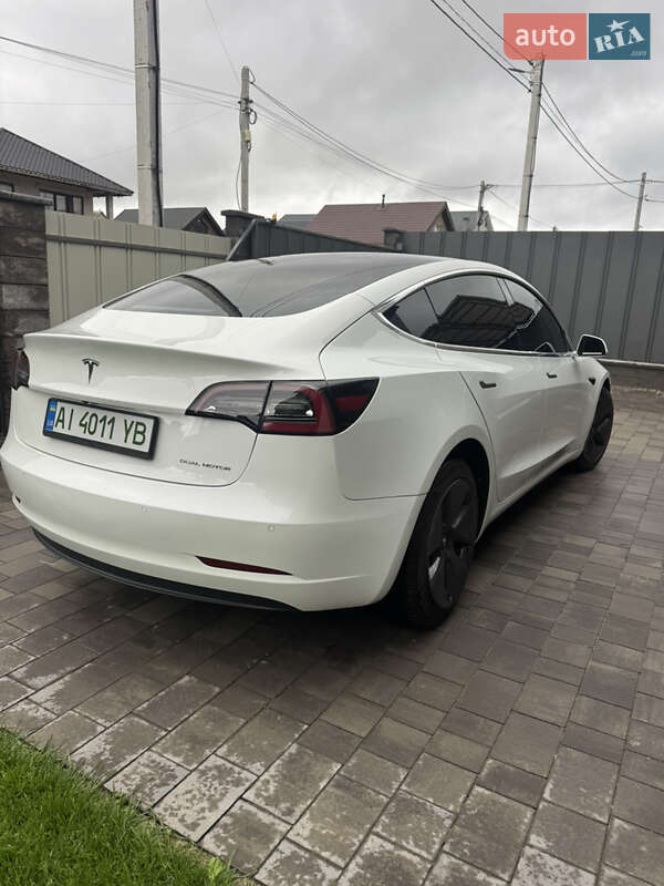 Седан Tesla Model 3 2018 в Києві