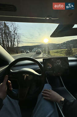 Седан Tesla Model 3 2018 в 