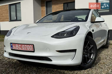 Седан Tesla Model 3 2023 в Стрые