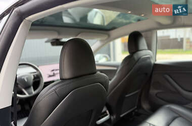 Седан Tesla Model 3 2023 в 