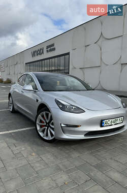 Седан Tesla Model 3 2018 в Луцке