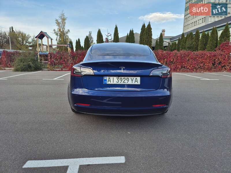 Седан Tesla Model 3 2019 в Киеве