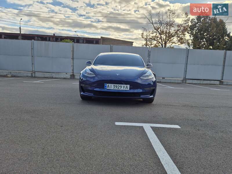 Седан Tesla Model 3 2019 в Киеве