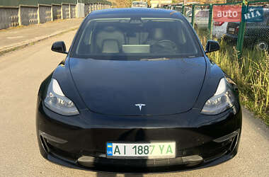 Седан Tesla Model 3 2022 в 