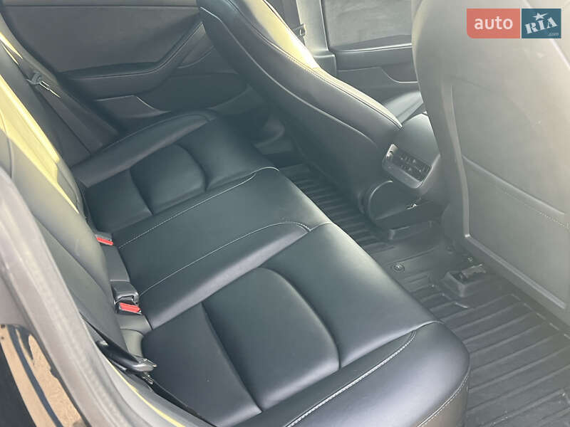 Седан Tesla Model 3 2022 в Києві