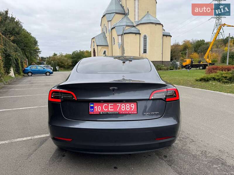 Седан Tesla Model 3 2023 в Киеве