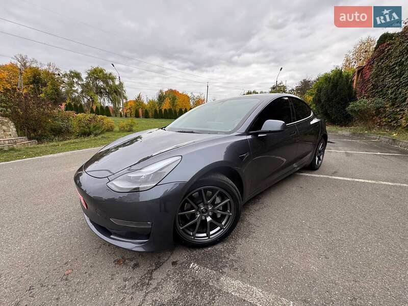 Седан Tesla Model 3 2023 в Киеве