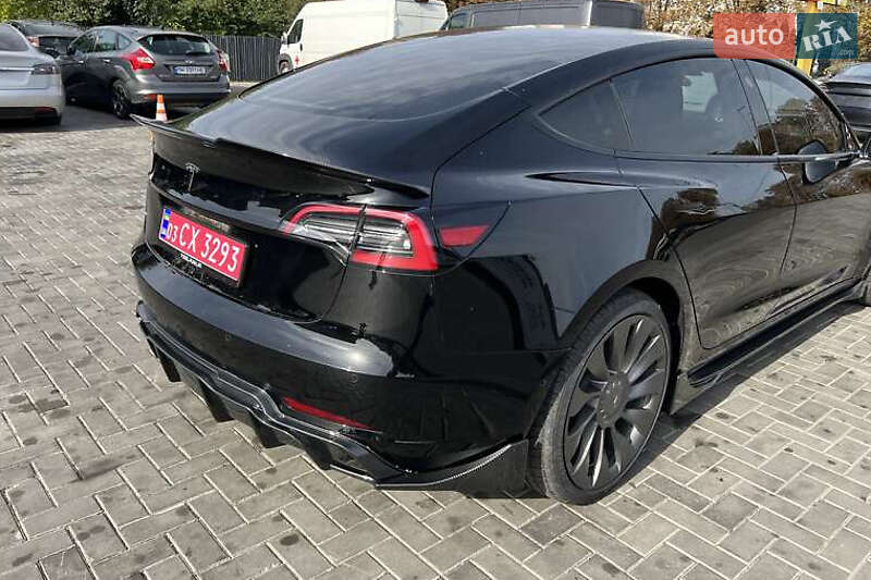 Седан Tesla Model 3 2021 в Львові