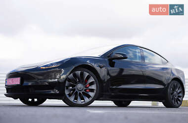 Седан Tesla Model 3 2021 в Львові