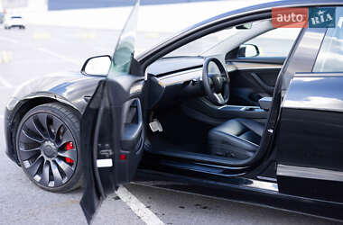 Седан Tesla Model 3 2021 в 