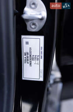 Седан Tesla Model 3 2021 в 