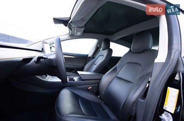 Седан Tesla Model 3 2021 в 