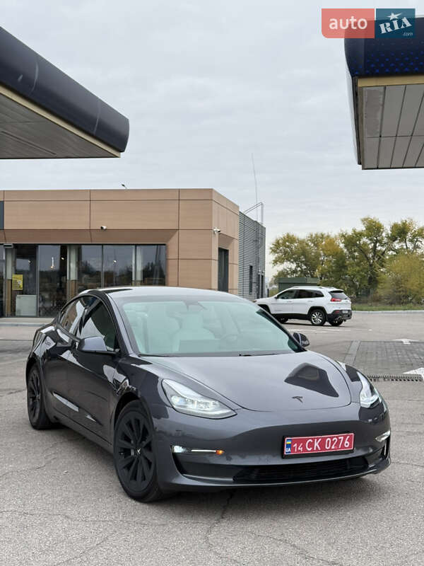 Седан Tesla Model 3 2021 в Дніпрі