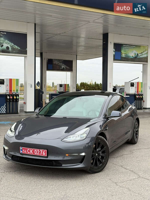 Седан Tesla Model 3 2021 в Дніпрі
