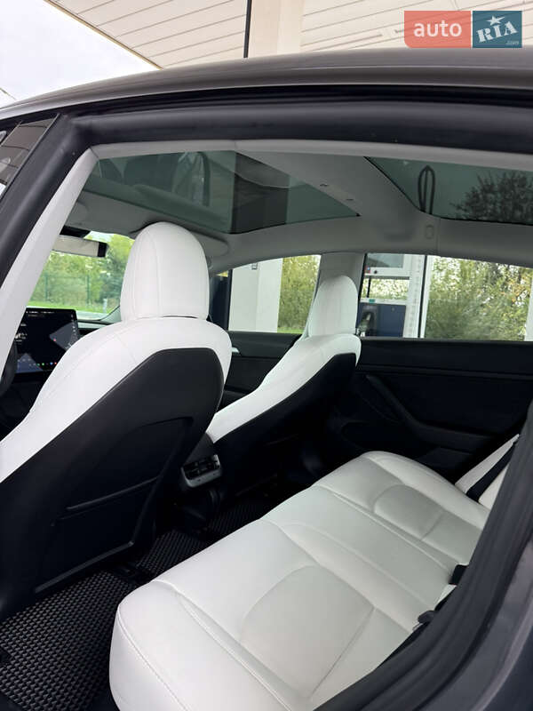 Седан Tesla Model 3 2021 в Дніпрі