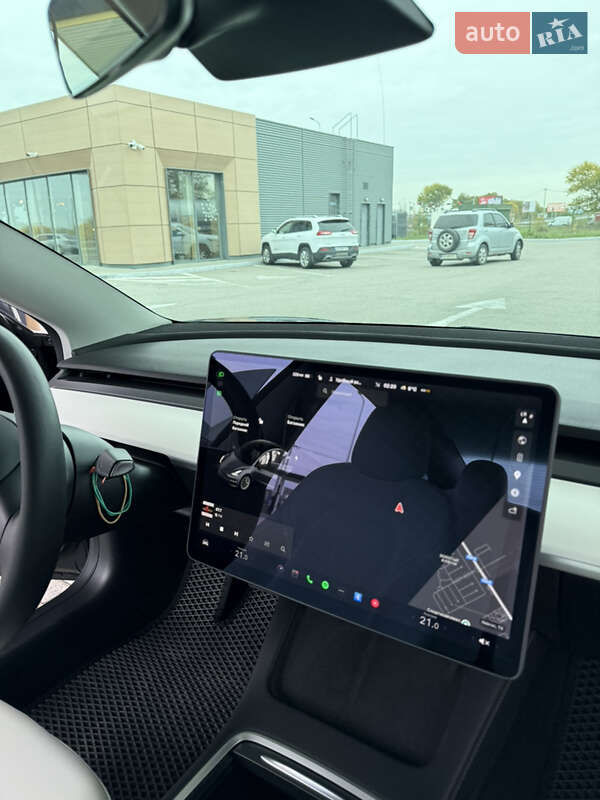 Седан Tesla Model 3 2021 в Дніпрі