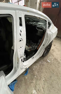 Седан Tesla Model 3 2024 в 
