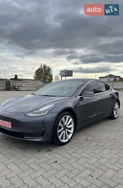 Седан Tesla Model 3 2019 в Сарнах Седан Tesla Model 3 2019 в Сарнах