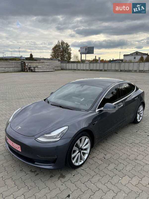 Седан Tesla Model 3 2019 в Сарнах фото 14 Седан Tesla Model 3 2019 в Сарнах