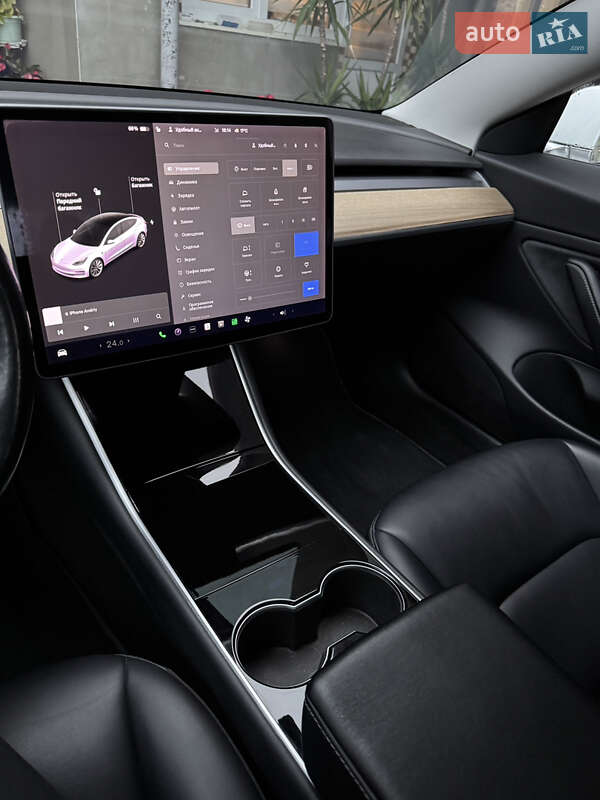 Седан Tesla Model 3 2018 в Рівному