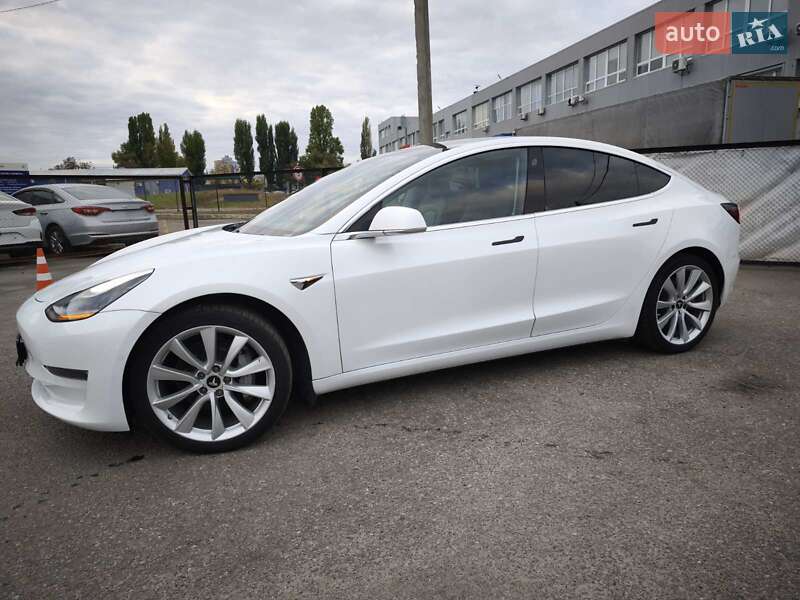 Седан Tesla Model 3 2019 в Киеве фото 7 Седан Tesla Model 3 2019 в Киеве