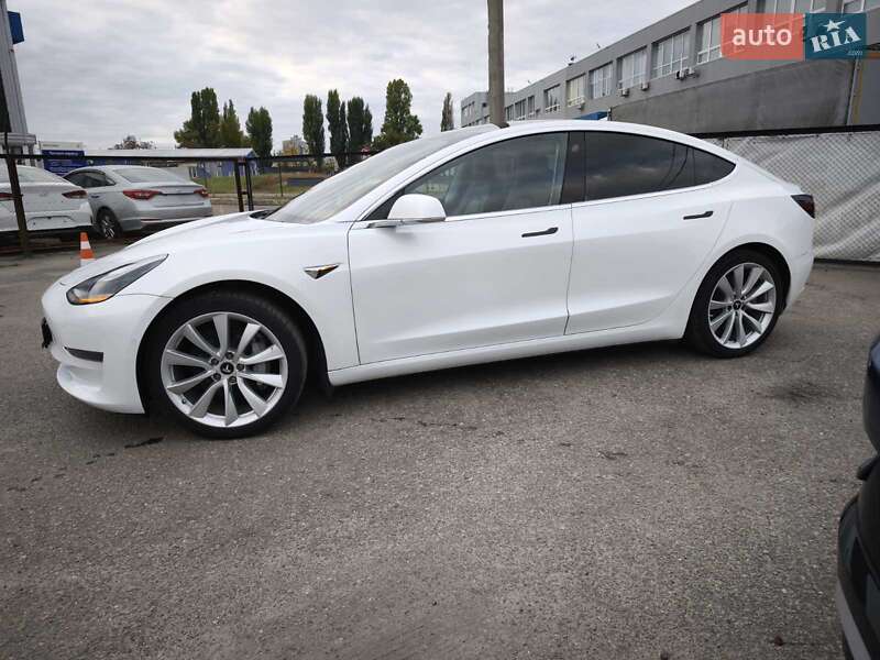 Седан Tesla Model 3 2019 в Киеве фото 12 Седан Tesla Model 3 2019 в Киеве