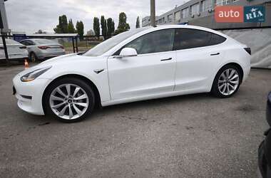 Седан Tesla Model 3 2019 в 