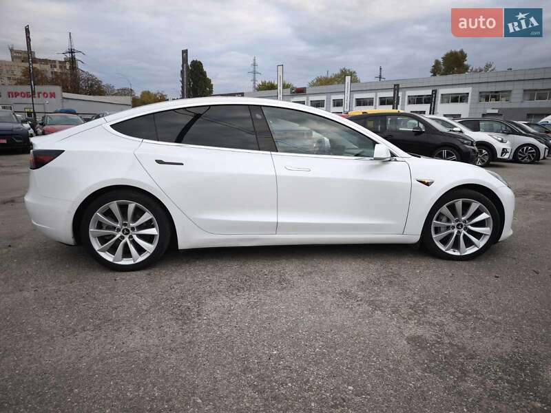Седан Tesla Model 3 2019 в Киеве фото 23 Седан Tesla Model 3 2019 в Киеве