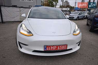 Седан Tesla Model 3 2019 в 