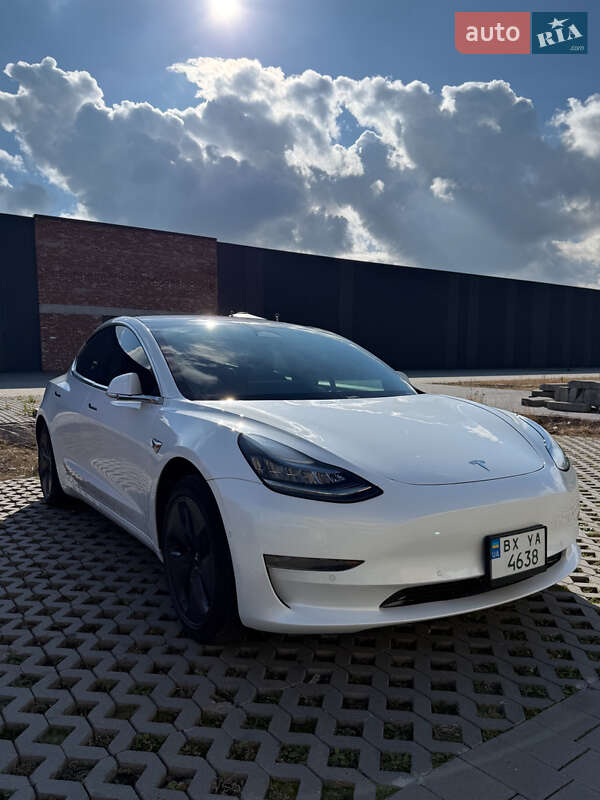 Седан Tesla Model 3 2019 в Хмельницком