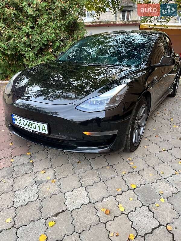 Седан Tesla Model 3 2023 в Харькове