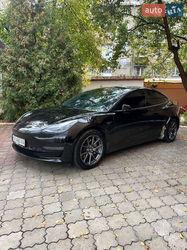 Седан Tesla Model 3 2023 в Харькове