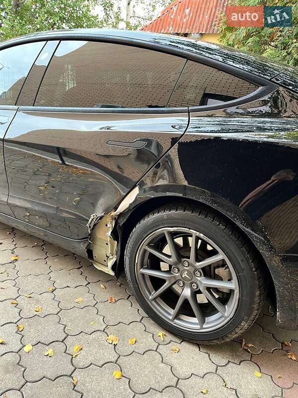 Седан Tesla Model 3 2023 в Харькове