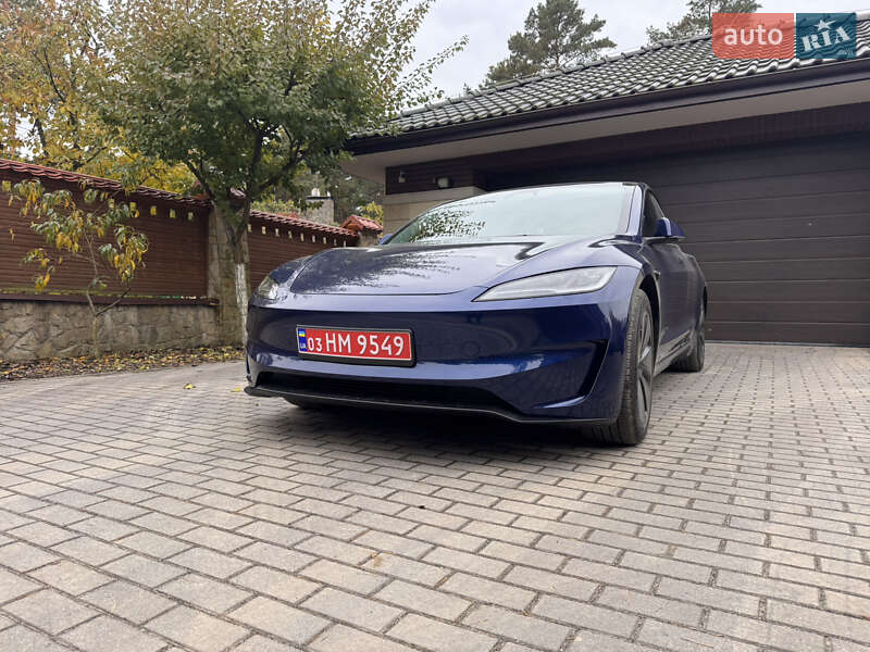 Седан Tesla Model 3 2024 в Львові