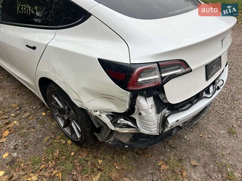 Седан Tesla Model 3 2022 в Києві