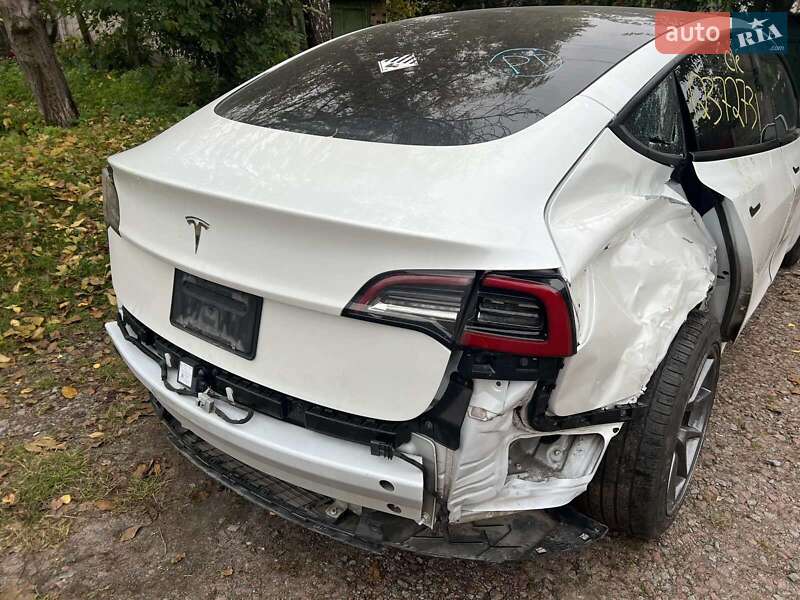 Седан Tesla Model 3 2022 в Києві