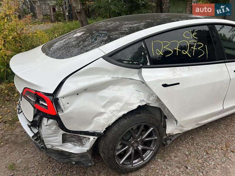 Седан Tesla Model 3 2022 в Києві