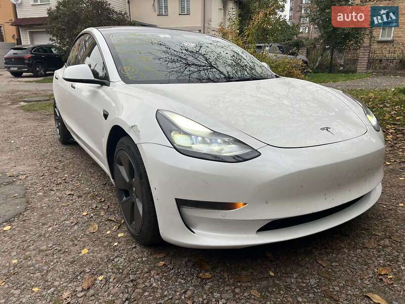 Седан Tesla Model 3 2022 в Києві