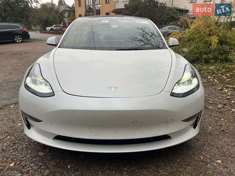Седан Tesla Model 3 2022 в Києві